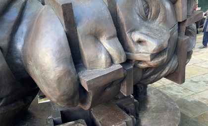 Wilde Statue Unveiled